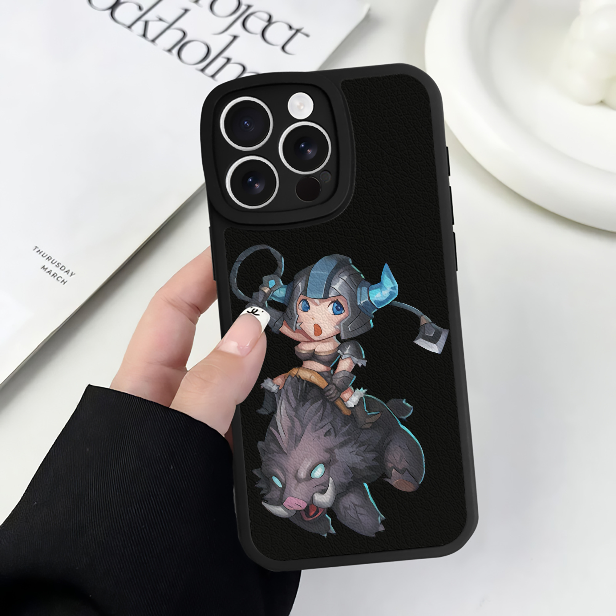 リーグ・オブ・レジェンド League of Legends LOL 【iPhone 16シリーズ対応】シリコンスマホケース（レザー調） 材質：シリコン